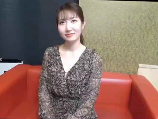 V888AV❤️【小马探花】攻略女技师，按摩完约到酒店操逼，双腿肩上扛爆操，扶着大屁股后入😁一区二区三区
