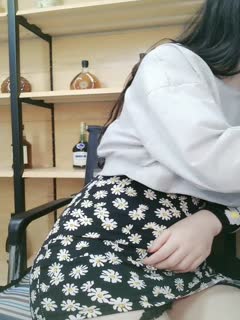 两女一男美女主播情趣装宾馆互玩